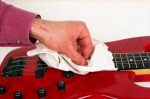 string-clean-cloth Уход за струнами