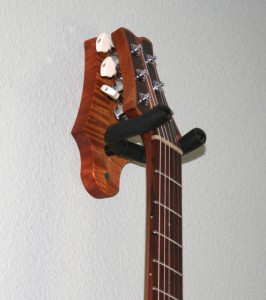 Настенный кронштейн для гитары
